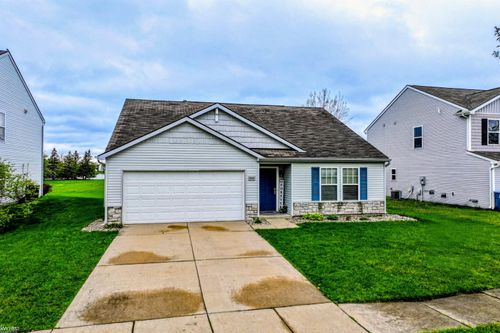 7428 Deer Creek Dr, Swartz Creek, MI, 48473-8627 | Card Image