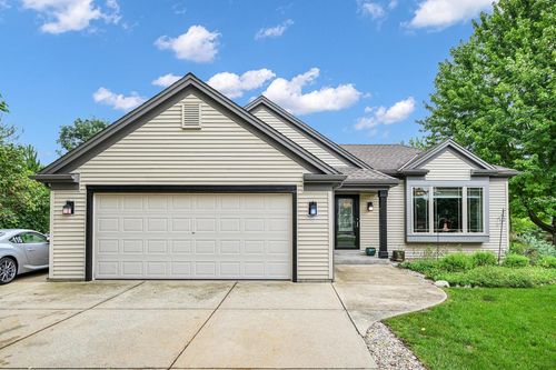 302 Hawthorne Drive, Eagle, WI, 53119 | Card Image