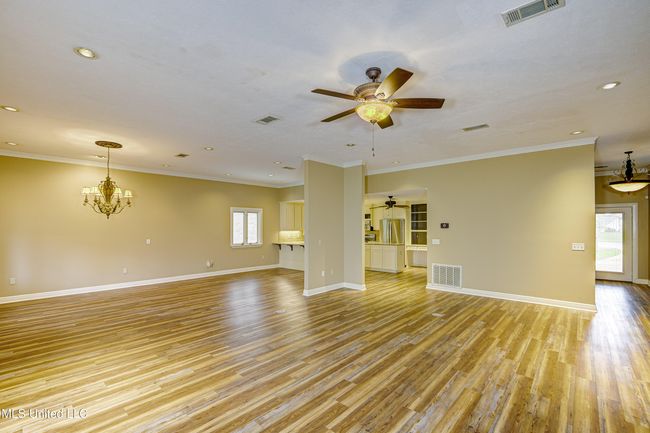 Living Area and Kitchen 2 | Image 18