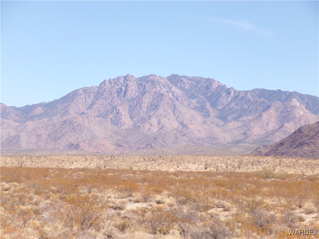 9 S Apache Road, For Sale in Yucca - eXp Realty