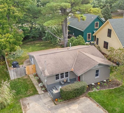 43 Ellis St, Douglas, MI, 49406-5141 | Card Image