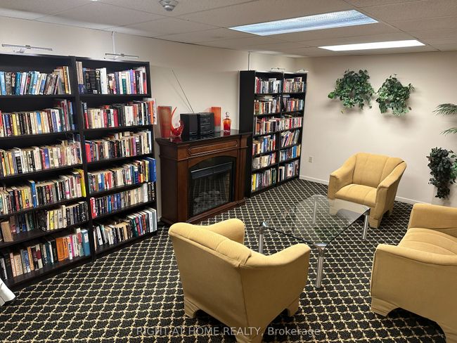 1406 - 300 Webb Dr, Condo with 3 bedrooms, 2 bathrooms and 1 parking in Mississauga ON | Image 24