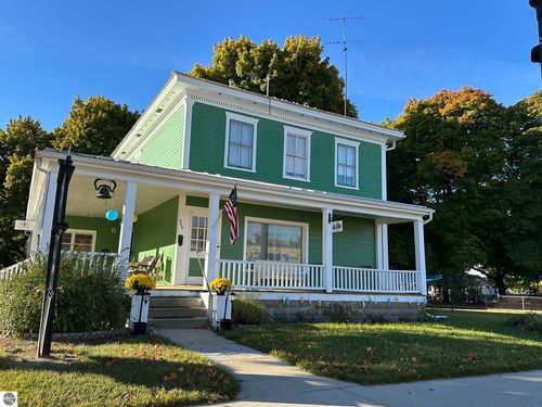 323 W Wright Ave, Shepherd, MI, 48883-2518 | Card Image