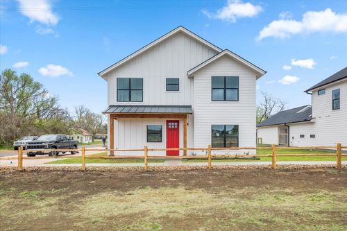 203 N Avenue J, Johnson City, TX, 78636-2111 | Card Image