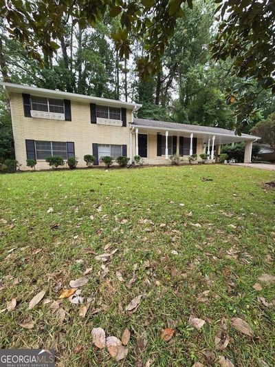 2541 Black Forest Trail Sw, House other with 4 bedrooms, 2 bathrooms and null parking in Atlanta GA | Image 2