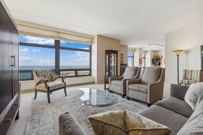 1305 - 680 N Lake Shore Dr, Condo with 3 bedrooms, 3 bathrooms and 1 parking in CHICAGO IL | Image 6