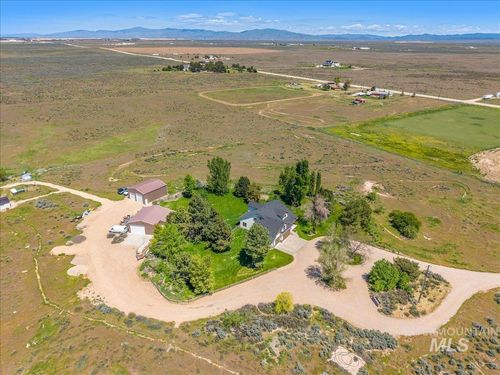 18593 S Pleasant Valley Rd, Kuna, ID, 83634-2725 | Card Image