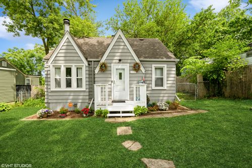 7718 Beach Rd, Wonder Lake, IL, 60097-8628 | Card Image