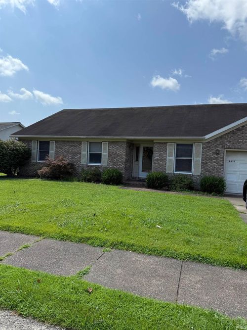 8833 Idaho Dr, Newburgh, IN, 47630-9027 | Card Image