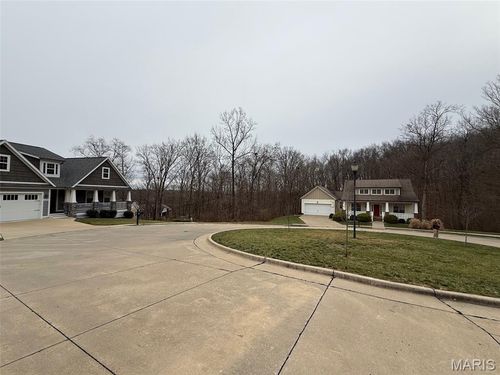 2304 Brister Hill Dr, Cape Girardeau, MO, 63701-9001 | Card Image