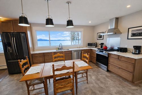 1254 Bluff Road, Newport City, VT, 05855 | Card Image