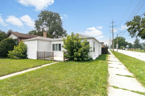 9100 Sawyer Ave, Evergreen Park, IL, 60805-1640 | Card Image