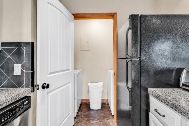APT-305 - 1406 Windsor Rd, Condo with 2 bedrooms, 2 bathrooms and 2 parking in Austin TX | Image 17