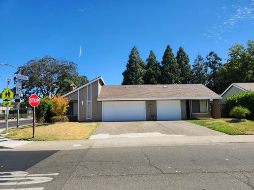 2401 Berrywood Dr, Rancho Cordova, CA, 95670-5203 | Card Image