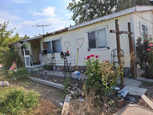 321 W Blvd South, Granger, WA, 98932 | Card Image