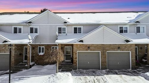 3-25 Meadowvale Dr, Fonthill, ON, L3E1B3 | Card Image