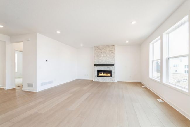 (Photo of inventory home, actual finishes may vary) | Image 4