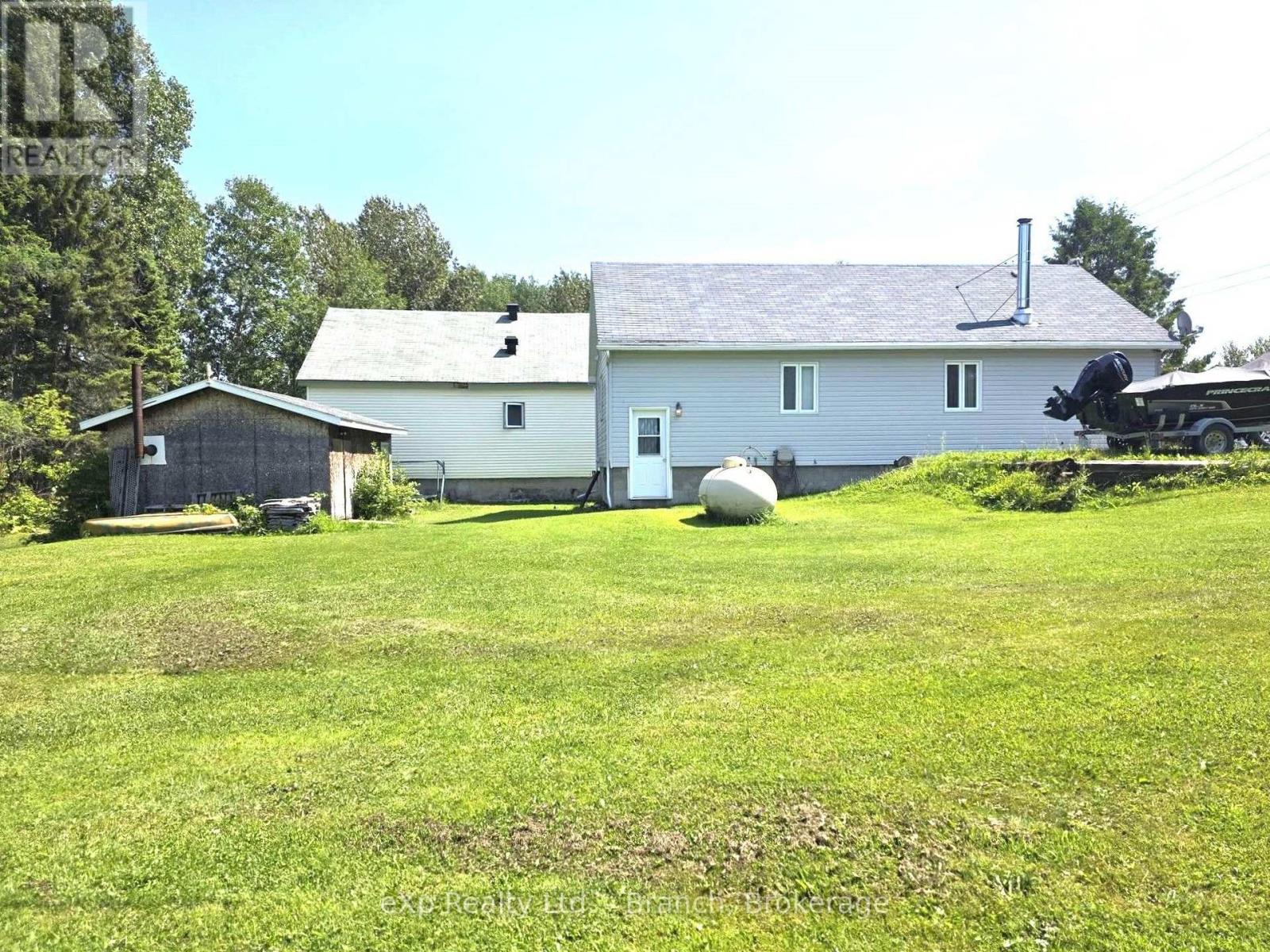 Residential in Kirkland Lake (Larder Lake) 4