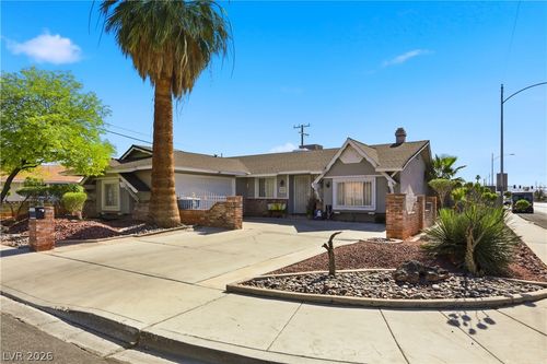 600 Langtry Dr, Las Vegas, NV, 89107-2019 | Card Image