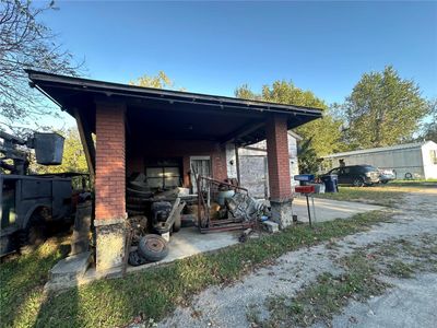 107 N Low St., House other with 3 bedrooms, 2 bathrooms and null parking in Frankford MO | Image 2