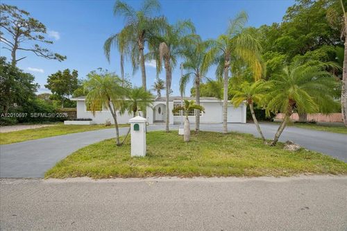 9280 Sw 164th St, Palmetto Bay, FL, 33157-3455 | Card Image