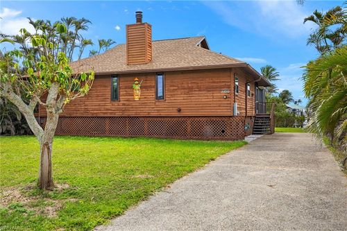 3355 4th Ave, ST. JAMES CITY, FL, 33956-2009 | Card Image