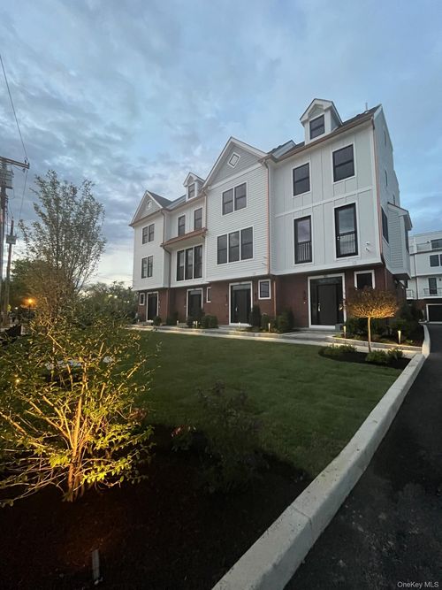 36 Andrews Ln, Sleepy Hollow, NY, 10591-2220 | Card Image