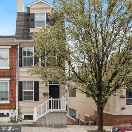 379 E Elm St, CONSHOHOCKEN, PA, 19428-1908 | Card Image