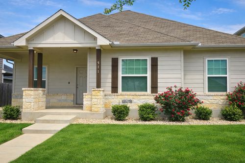 511 Pulitzer Dr, Hutto, TX, 78634-2320 | Card Image