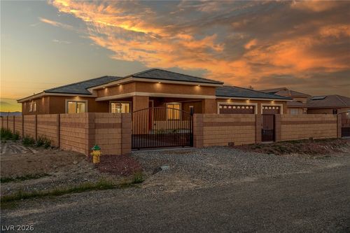 2860 S Mariposa Ave, Pahrump, NV, 89048-3542 | Card Image