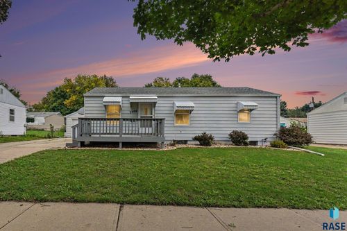3008 E 22nd St Street, Sioux Falls, SD, 57103 | Card Image