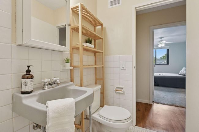 Bathroom | Image 22