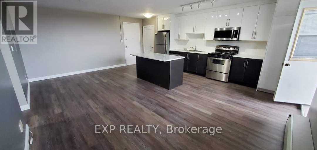 Residential Lease in Sudbury Remote Area 4