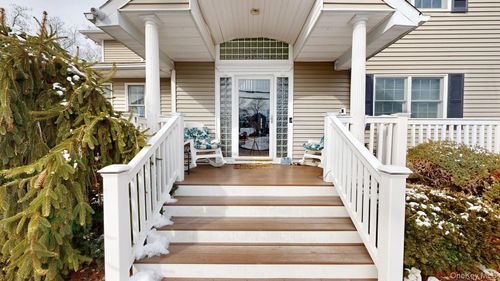 6 Bea St, Lake Grove, NY, 11755-2216 | Card Image