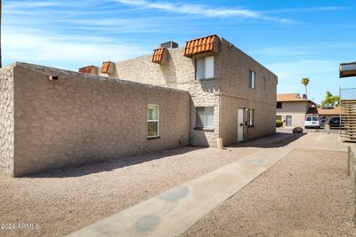 1205 N 47 Th Place, Townhouse with 2 bedrooms, 2 bathrooms and null parking in Phoenix AZ | Image 3