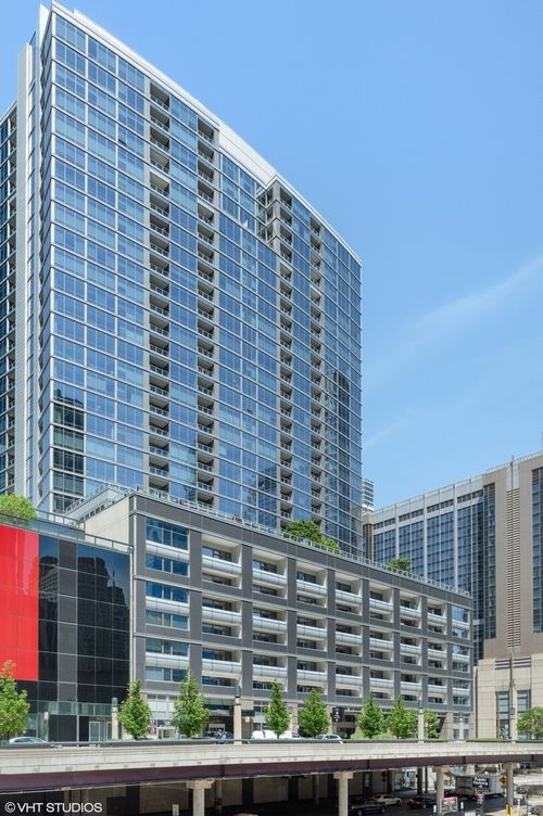 1409-240 Illinois St, Chicago, IL, 60611-5037 | Card Image