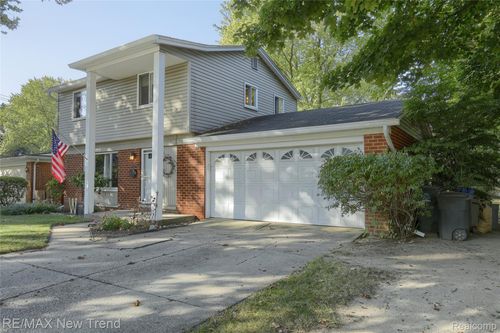 851 N Webik Ave, Clawson, MI, 48017-1326 | Card Image