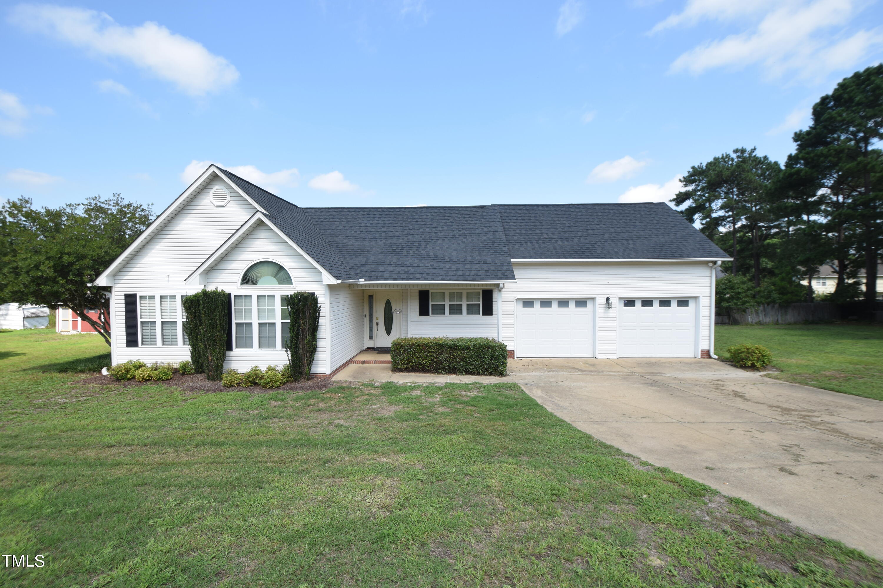White Oak Cir, Sanford, NC 27332