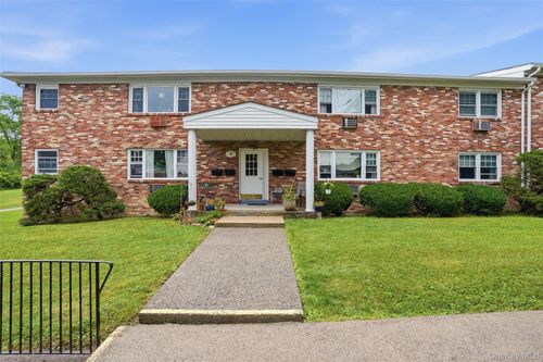 9b-136 N Chestnut St, New Paltz, NY, 12561-1021 | Card Image