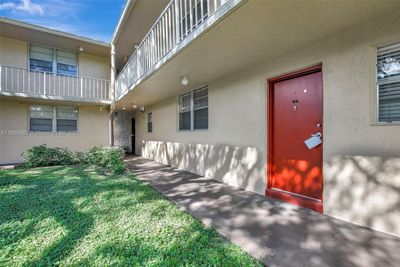 115B - 7173 Orange Dr, Condo with 2 bedrooms, 2 bathrooms and null parking in Davie FL | Image 3