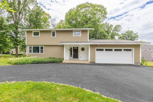 117 Treeland Cir, Syracuse, NY, 13219-2151 | Card Image
