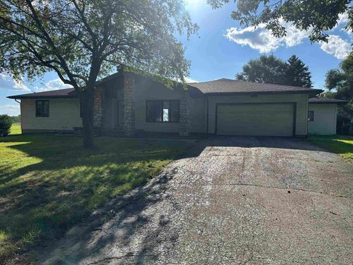 8090 S Farr St, Savanna, IL, 61074-8454 | Card Image