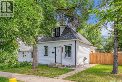 322 Av S S, Saskatoon, SK, S7M3A2 | Card Image