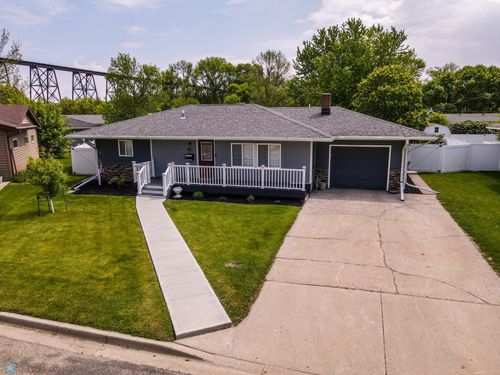 1348 6th Ave Ne, Valley City, ND, 58072-2357 | Card Image