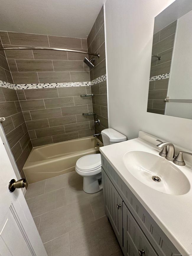UNIT-6-8 - 55 Mill Plain Rd, Condo with 3 bedrooms, 3 bathrooms and null parking in Danbury CT | Image 18