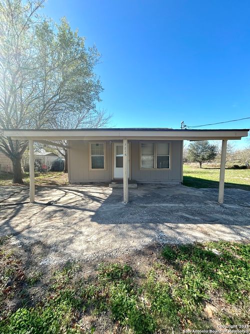 1215 Plum St, Floresville, TX, 78114-1819 | Card Image