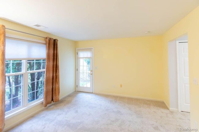28460 Carlton Way Dr, Condo with 2 bedrooms, 2 bathrooms and null parking in Novi MI | Image 27