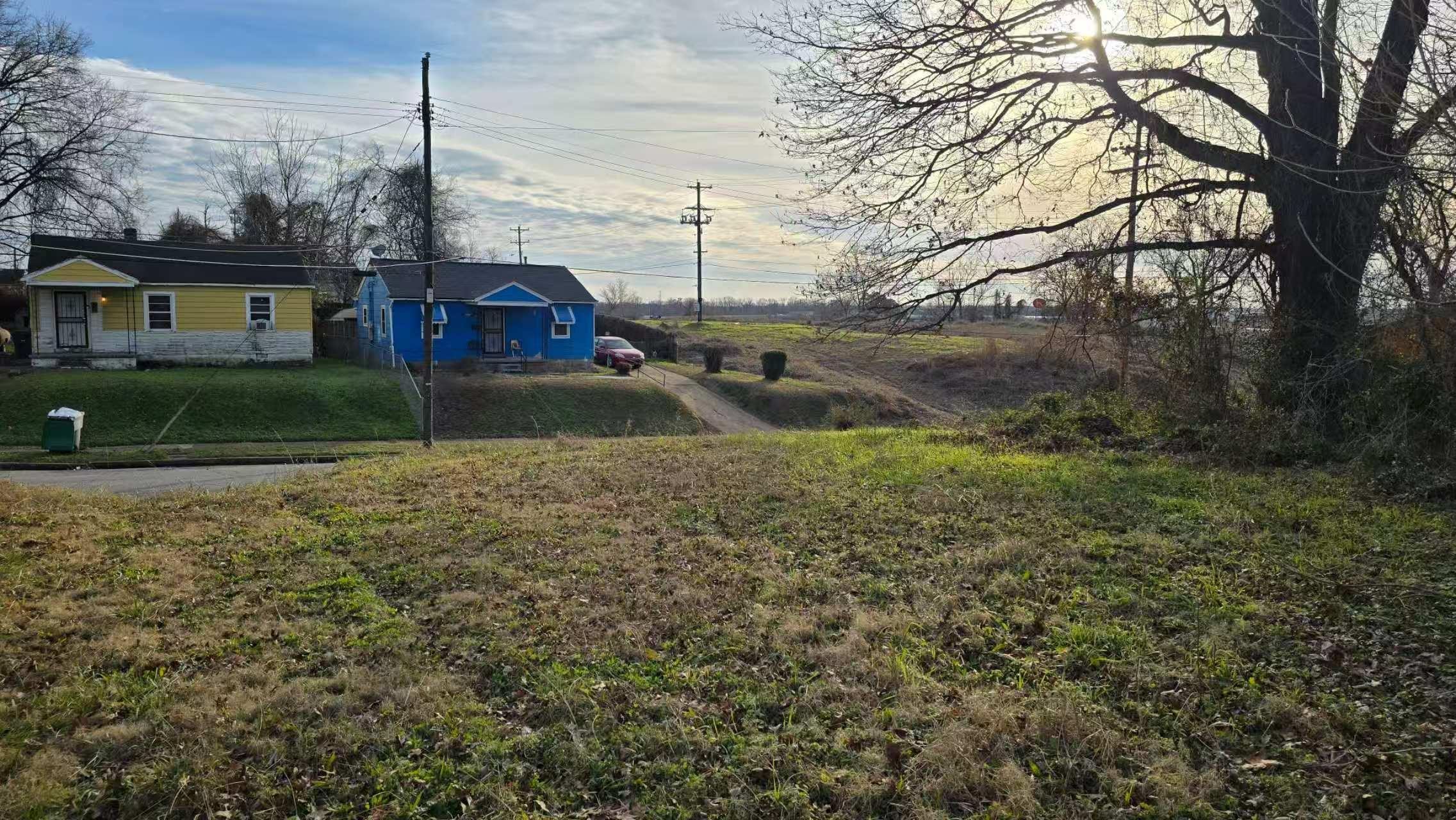 Land in Memphis 5