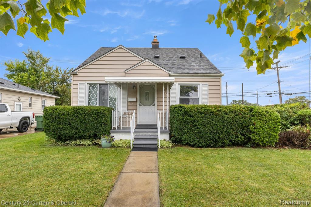 Longtin St, Southgate, MI 48195