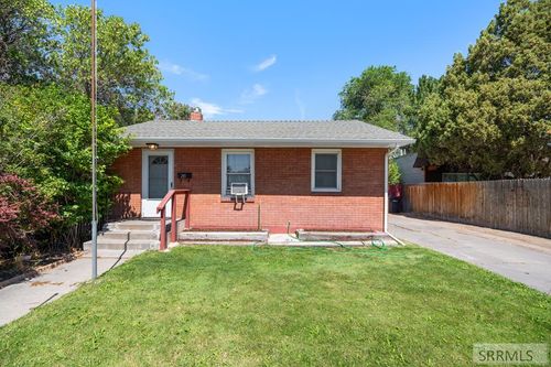 285 Lomax St, Idaho Falls, ID, 83401-2524 | Card Image